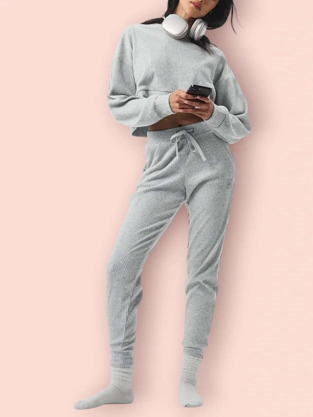 ALO Yoga Muse Jogger Sweatpants in Athletic Heather Grey